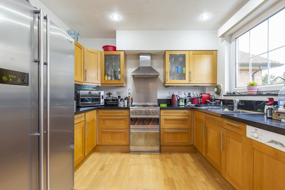 house or flat for sale or rent in south west London